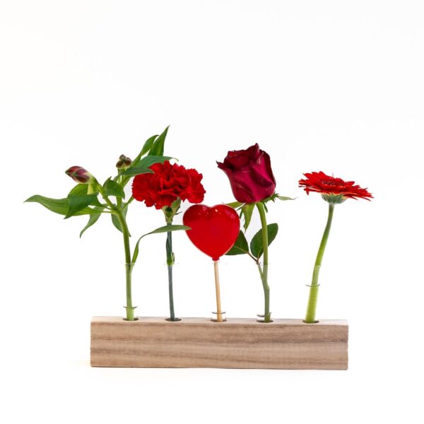 Brievenbusbloemen Rood in houten standaard | 25,5cm x 35cm